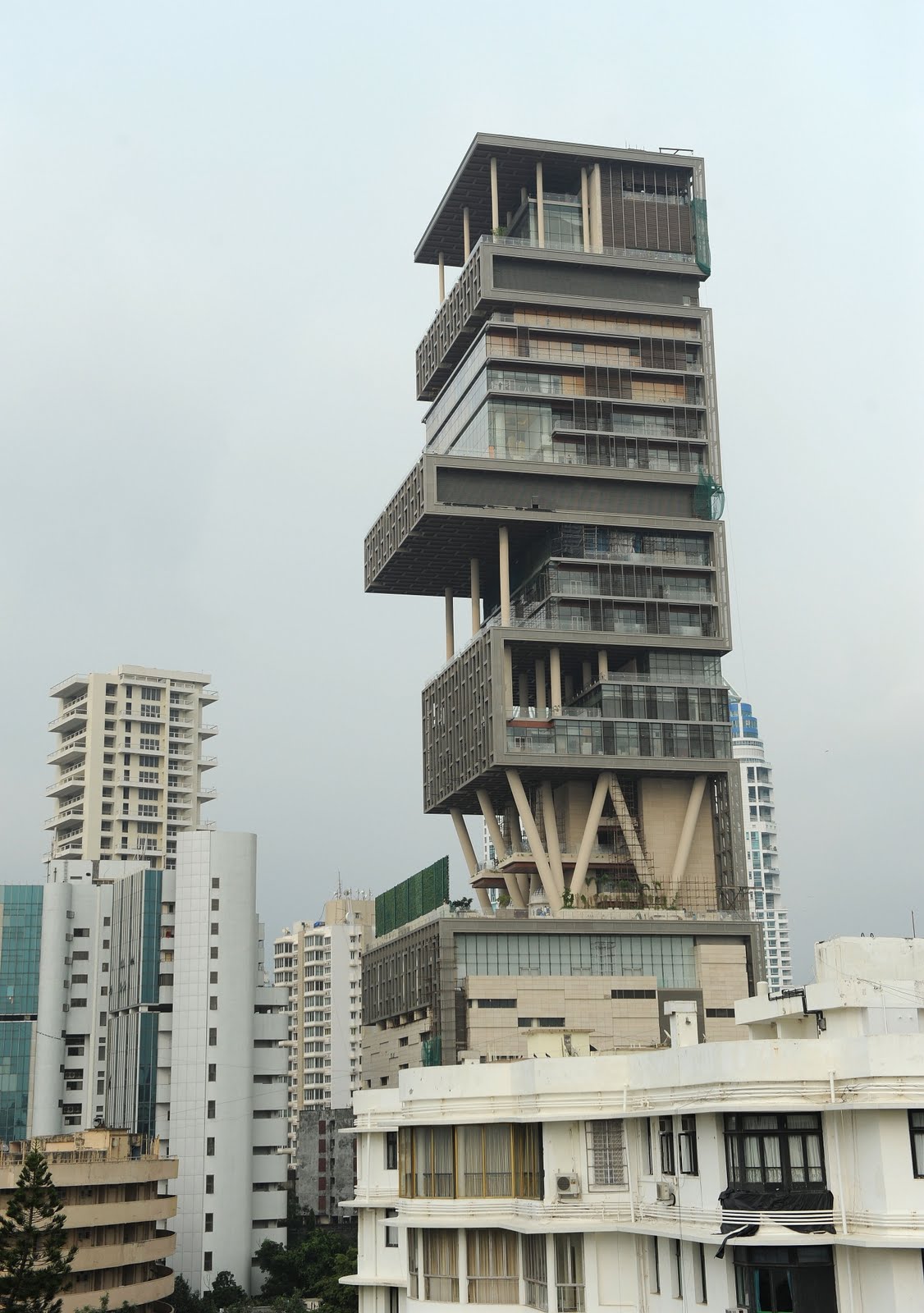 TOP 10 MOST EXPENSIVE HOMES IN THE WORLD Antilla