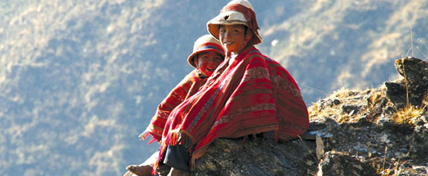 Peru Lares Trek kids  2014 Travel Trends  peru lares trek kids from lares valley
