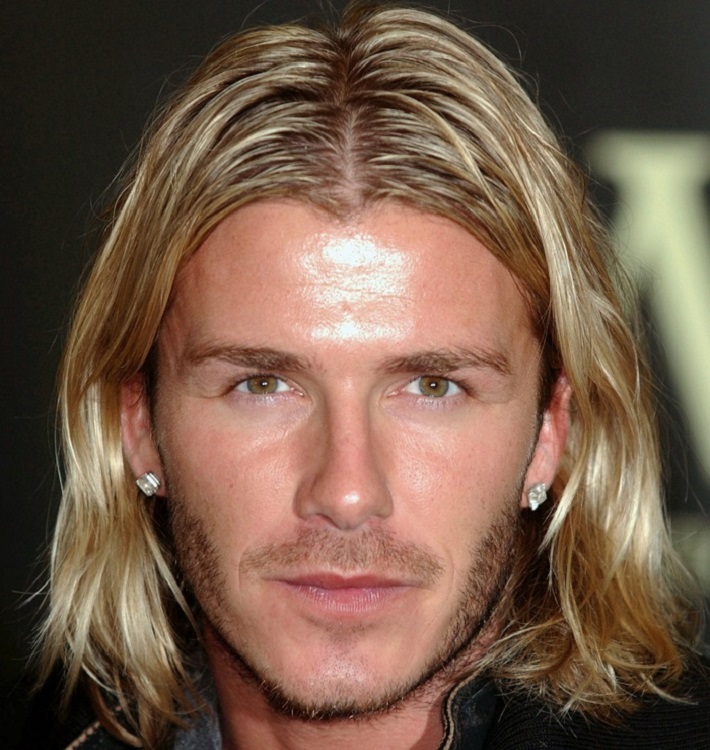 DAVID BECKHAM SIGNS COPIES OF HIS BOOK 'MY SIDE'  David Beckham hairstyles The Cobain 2