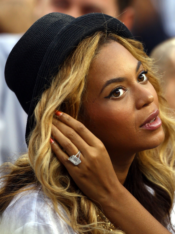 Beyonce-Top-5-Most-Expensive-and-Luxury-Celebrity-Engagement-Rings  Top 5 &#8211; Most Expensive and Luxury Celebrity Engagement Rings Beyonce Top 5 Most Expensive and Luxury Celebrity Engagement Rings