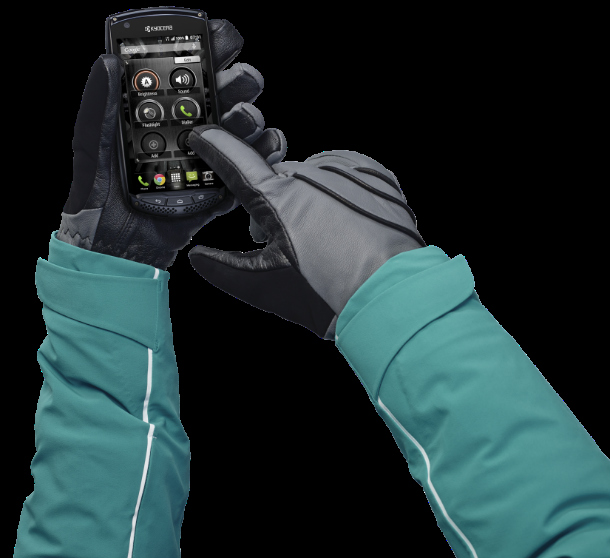 kyocera-new-torque-smartphone_gloves-touchscreen  Kyocera new TORQUE Smartphone kyocera new torque smartphone gloves touchscreen